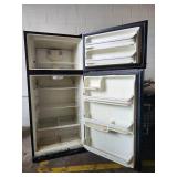 Frigidaire Top-Freezer Refrigerator - Retail: $75