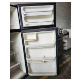 Frigidaire Top-Freezer Refrigerator - Retail: $75