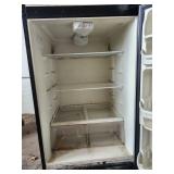Frigidaire Top-Freezer Refrigerator - Retail: $75