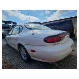 1999 Ford Taurus SE ~ WHITE