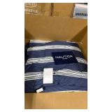 Nautica - Queen Comforter Set, Reversible Cotton Bedding with Matching Shams & Reusable Laundry Bag, Medium-Weight, Oeko-Tex Certified (Craver Navy)