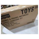 Thomas & Friends Toy Train Playset by Fisher-Price, Load & Launch Barrel Delivery with Classic Motorized Engine & Cargo Car, 18 Feet of Track