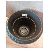 Arcadia Garden Products 13x15  Traditional Plastic Urn Planter  Black
