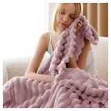 Bedsure GentleSoft Pink Fleece Blanket for Couch, 50x70 Inches