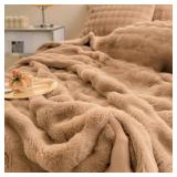 $77 Queen Faux Rabbit Fur & Flannel Comforter, Khaki, 200x220cm