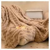 $77 Queen Faux Rabbit Fur & Flannel Comforter, Khaki, 200x220cm