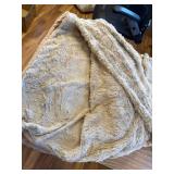 $77 Queen Faux Rabbit Fur & Flannel Comforter, Khaki, 200x220cm