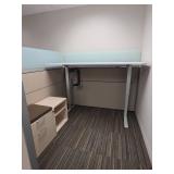 Humanscale Modern Office Cubicle Workstation Woth 1 Suite and Cubicle