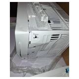 Midea 6 000 BTU 115V Window Air Conditioner with Comfort Sense Remote  up to 250 Sq. ft.  White  MAW06R1WWT-T - DAMAGE