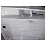 Midea 6 000 BTU 115V Window Air Conditioner with Comfort Sense Remote  up to 250 Sq. ft.  White  MAW06R1WWT-T - DAMAGE