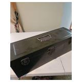19x6x7 metal toolbox with tray