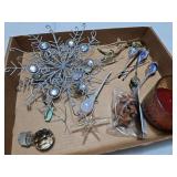 Miscellaneous glitter and glass Christmas decor