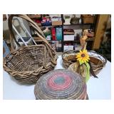 Woven basket with lid, large twig basket, small basket with sunflower
