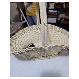 White wicker basket and large oblong basket