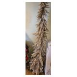 6 ft aluminum Christmas tree, needs to be spread out,