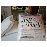 Four pillow forms