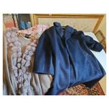 Lady size large, blums and vogue of Chicago wool coat, knitted with fur trim tape
