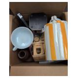 Mixed lot of items in box