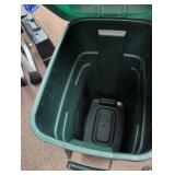 Rubbermaid Roughneck 30 Gallon Storage Container
