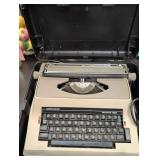 Underwood Electric 565 Typewriter
