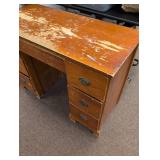 Traditional Wooden Knee-Hole Desk