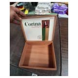 Corina Clipper Cigar Box