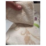 Decorative Hand Towel Set with Lace Pattern