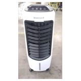 Honeywell Quiet 120v White 30.7" Indoor Portable Evaporative Cooler with Remote (TC10PEU) 2.6 Gallon  - Retail: $120"