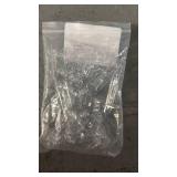 Rierdge Plastic Locking Shelf Pins 6mm, 3/4â Clear Plastic Locking Shelf Support Peg Clips for 5.4-5.9mm Diameter Peg Hole & Slightly Larger Than 20-21mm Cabinet Shelf