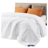 Bedsure Comforter Duvet Insert - Quilted Comforters Queen Size, All Season Duvet, Down Alternative Bedding, with 8 Tabs, Gifts for Women/Men, White, Queen 88 x 88 Inches