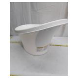 Shnuggle Modern White Plastic Baby Bath Tub