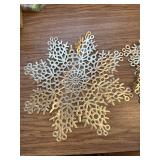 Eccliy Snowflake Placemat Set, 15 Inch Vinyl, Gold, 12 Pcs