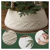 Knitted Cable Christmas Tree Collar: Cream Chunky Edge Decor
