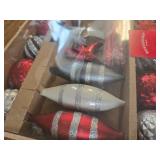 40ct Shatter Resistant Ornaments Set with Hooks