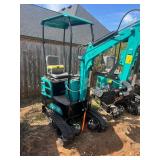 Unused QH12R with 420cc Gas Engine, 14" bucket and nice controls