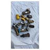 Mixed Lot of Brass and Metal Quick Connect Fittings - Retail: $25