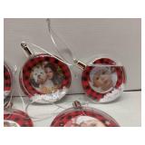 Shappy 5 Pcs Round Snow Globe Photo Ornament Clear Plastic Floating Snowflake Picture Frame Christmas Hanging Photo Case DIY Picture Frame Ornament for Home Decoration (Classic Style)  ONE OF THE 5 SO