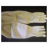 bee keeper suit for Men Women Sting Proof, Polycotton Beekeeping Suits Beekeeper Costumeandwith Glove andVentilated Hood, Backyard and Beekeeping (L) - Retail: $30