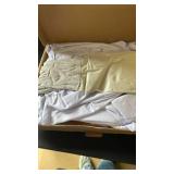 Professional Beekeeping Suit with Ventilated Hood - Multi-Size Bee Outfit for Men, Women and Bee Keeper Catcher L - Retail: $43