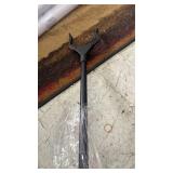 32\" Reacher Grabber Tool, Extra Long Lightweight Handy Trash Claw Grabber, Mobility Aid Reaching Assist Tool for Trash Pick Up, Litter Picker, Black - Retail: $15
