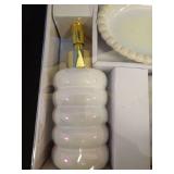 Vintage Opalescent Bathroom Set - Retail: $30