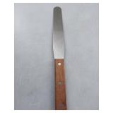 APPEARS NEW - Winco Blade Bakery Spatula  7.75-Inch