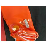 2 OUTDOOR ORANGE PILLOW COVERS AND 2 BLACK OUTDOOR PILLOW COVERS