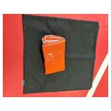 2 OUTDOOR ORANGE PILLOW COVERS AND 2 BLACK OUTDOOR PILLOW COVERS