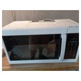 1.7 cu. ft. 1000-Watt Over the Range Microwave in White - Retail: $200