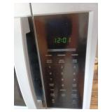 1.7 cu. ft. 1000-Watt Over the Range Microwave in White - Retail: $200