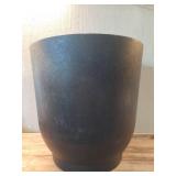 Tierra Verde Round 19.5-in W x 19.5-in L Black Rubber Indoor/Outdoor Self Watering Planter - Retail: $59