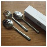 Serving Spoon x 2,Slotted Serving Spoon x 2,Serving Forks x 2,RTT 9 Inch Stainless Steel Catering Serving Utensils for Party Buffet Dinner Banquet Cooking Kitchen Basics,Mirror Finish Flatware - Retai