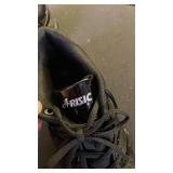 Arisic SS75 Black Tennis Shoes Size E44 - Retail: $45