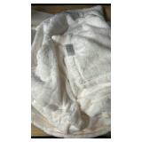 Toonow Crème Fleece Throw -